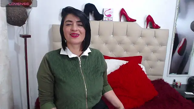 Snapshot of karenlennox1 chatting on 01-15-25, 11:40 karenlennox1 online show from 01-15-25, 11:40