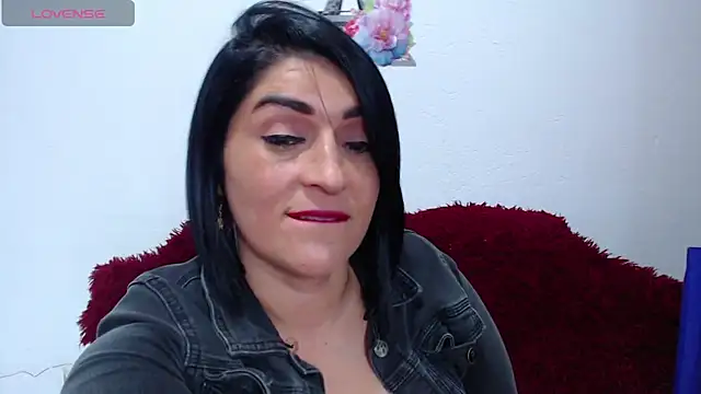 Snapshot of karenlennox1 chatting on 03-18-25, 11:42 karenlennox1 online show from 03-18-25, 11:42