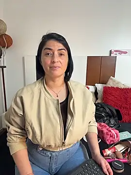 karenlennox1 online show from 04-22-26, 01:41