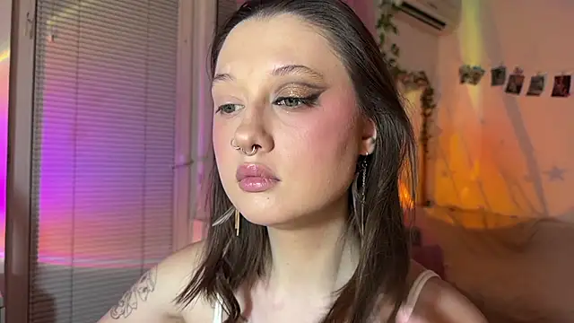 Snapshot of Jenny_darling_love chatting on 06-28-26, 08:26 Jenny darling love online show from 06-28-26, 08:26