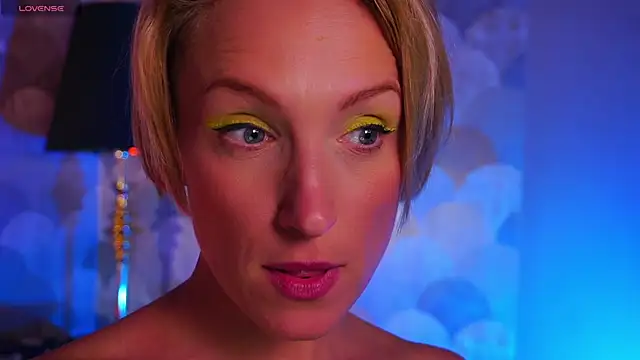 UmaTruewoman online show from 03-22-25, 11:42