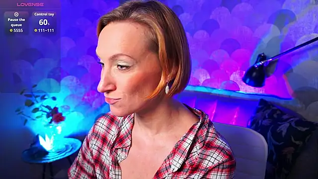 UmaTruewoman online show from 10-13-25, 05:51