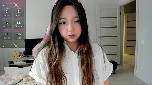 Snapshot of Fluffy_Rose chatting on 05-07-26, 04:07 Fluffy Rose online show from 05-07-26, 04:07