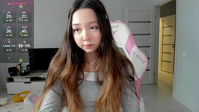 Snapshot of Fluffy_Rose chatting on 05-31-26, 03:15 Fluffy Rose online show from 05-31-26, 03:15