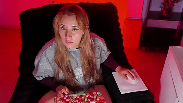 bonnie moon  online show from 11-19-25, 08:31