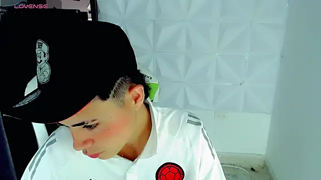 Snapshot of bby_santi chatting on 12-06-24, 04:28 bby santi online show from 12-06-24, 04:28