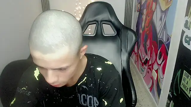 Snapshot of bby_santi chatting on 01-22-25, 05:59 bby santi online show from 01-22-25, 05:59