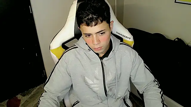 Snapshot of bby_santi chatting on 10-06-25, 05:21 bby santi online show from 10-06-25, 05:21