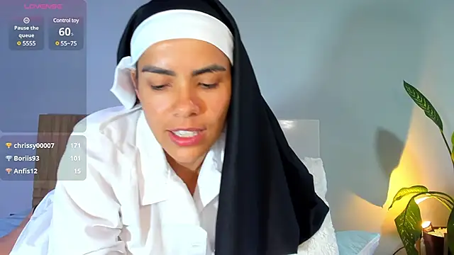 Snapshot of ClaraMariaMon chatting on 12-17-24, 10:00 ClaraMariaMon online show from 12-17-24, 10:00