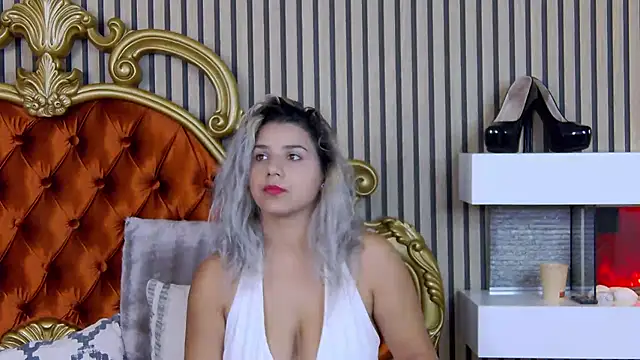 Snapshot of SweetMissXXX chatting on 10-15-25, 06:35 SweetMissXXX online show from 10-15-25, 06:35