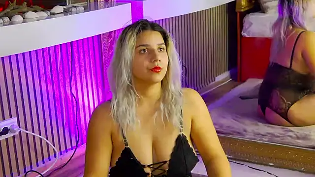 Snapshot of SweetMissXXX chatting on 11-27-25, 11:56 SweetMissXXX online show from 11-27-25, 11:56