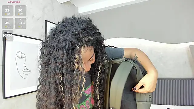 Snapshot of Will_Hendrix chatting on 02-11-25, 05:18 Will Hendrix online show from 02-11-25, 05:18