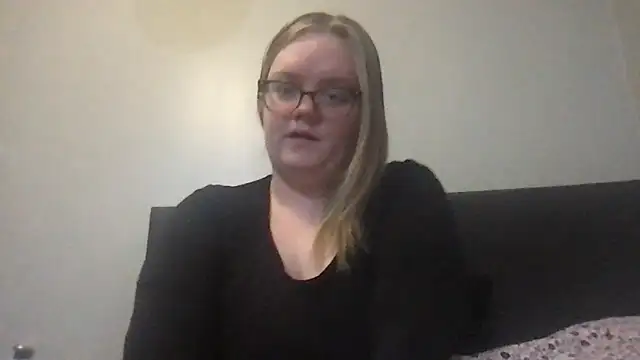 honeyyy24 online show from 01-31-26, 07:11