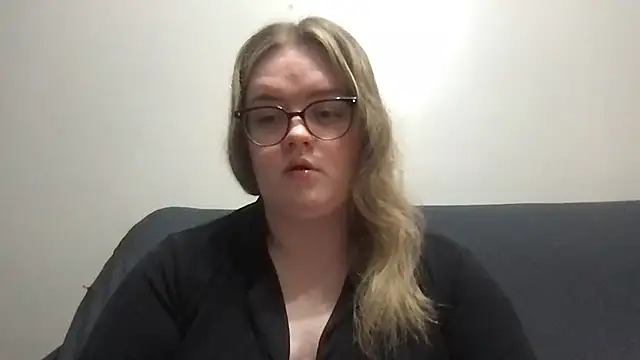 honeyyy24 online show from 04-08-26, 09:15