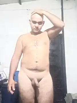 Snapshot of travieso2893 chatting on 05-13-26, 03:04 travieso2893 online show from 05-13-26, 03:04