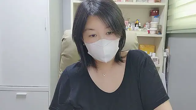 Snapshot of HaNa_Kim chatting on 06-22-26, 03:47 HaNa Kim online show from 06-22-26, 03:47