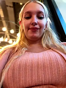 Snapshot of Milkyy_wway chatting on 12-04-24, 10:46 Milkyy wway online show from 12-04-24, 10:46