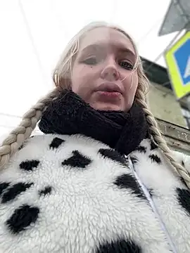 Snapshot of Milkyy_wway chatting on 03-14-25, 11:56 Milkyy wway online show from 03-14-25, 11:56