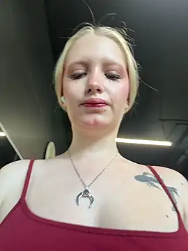 Snapshot of Milkyy_wway chatting on 06-03-26, 05:21 Milkyy wway online show from 06-03-26, 05:21