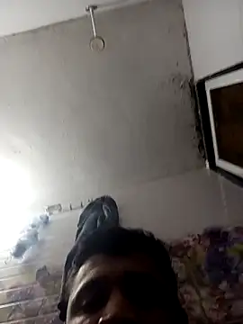 Snapshot of Naresh00766 chatting on 12-18-25, 08:37 Naresh00766 online show from 12-18-25, 08:37