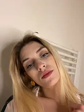 Lolitaxlola online show from 04-18-26, 01:42