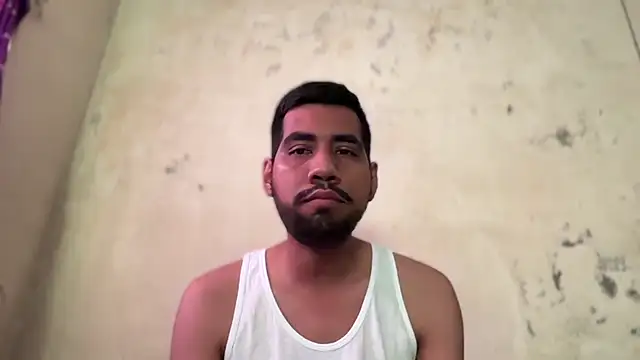 Snapshot of EnriquePersian197 chatting on 01-01-25, 02:20 EnriquePersian197 online show from 01-01-25, 02:20