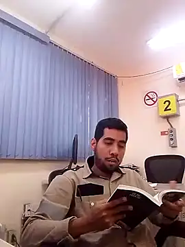 Snapshot of EnriquePersian197 chatting on 01-13-25, 03:58 EnriquePersian197 online show from 01-13-25, 03:58