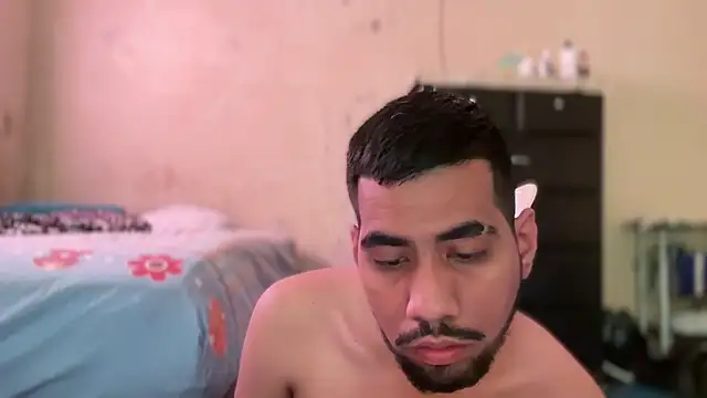 Snapshot of EnriquePersian197 chatting on 01-17-25, 02:18 EnriquePersian197 online show from 01-17-25, 02:18