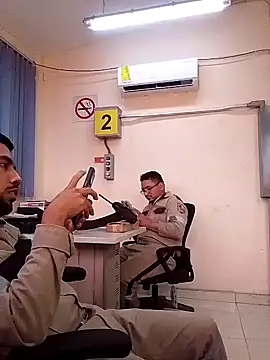 Snapshot of EnriquePersian197 chatting on 01-27-25, 06:09 EnriquePersian197 online show from 01-27-25, 06:09