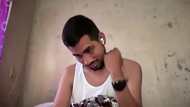 Snapshot of EnriquePersian197 chatting on 01-28-25, 03:14 EnriquePersian197 online show from 01-28-25, 03:14