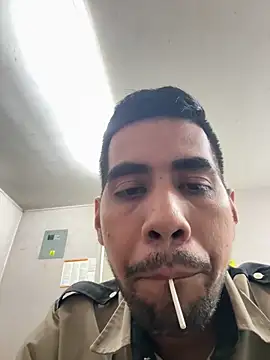 Snapshot of EnriquePersian197 chatting on 03-19-25, 05:52 EnriquePersian197 online show from 03-19-25, 05:52