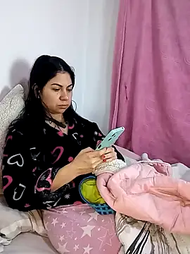 Snapshot of saralunabella chatting on 01-23-25, 11:04 saralunabella online show from 01-23-25, 11:04
