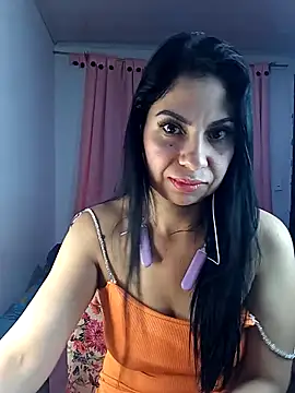 Snapshot of saralunabella chatting on 02-15-25, 03:20 saralunabella online show from 02-15-25, 03:20