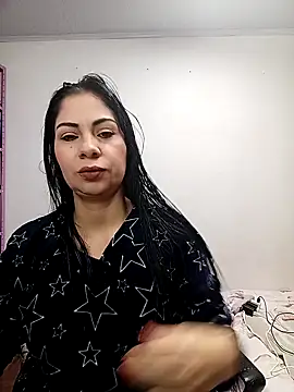Snapshot of saralunabella chatting on 10-19-25, 07:25 saralunabella online show from 10-19-25, 07:25