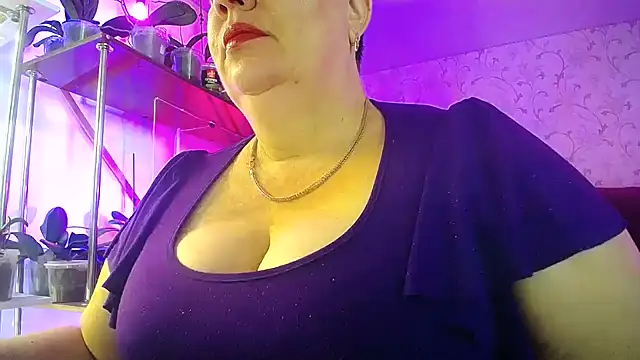  Sweet Woman online show from 06-18-26, 05:08
