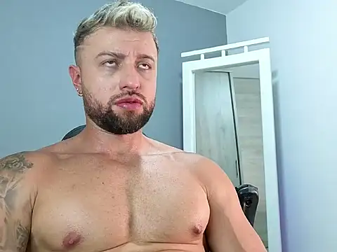 Snapshot of OwenMaximus814 chatting on 03-14-26, 05:40 OwenMaximus814 online show from 03-14-26, 05:40