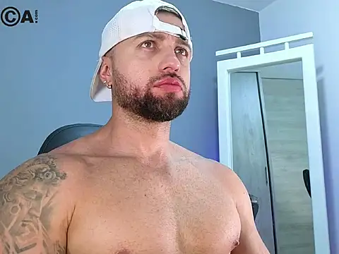 Snapshot of OwenMaximus814 chatting on 03-16-26, 05:39 OwenMaximus814 online show from 03-16-26, 05:39