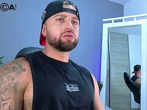 Snapshot of OwenMaximus814 chatting on 03-17-26, 05:38 OwenMaximus814 online show from 03-17-26, 05:38