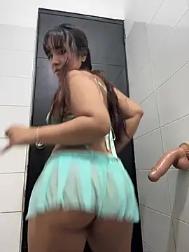 Snapshot of melyescobar chatting on 02-18-26, 03:57 melyescobar online show from 02-18-26, 03:57