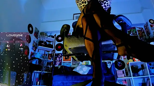 LadyIzabel online show from 12-19-24, 11:50