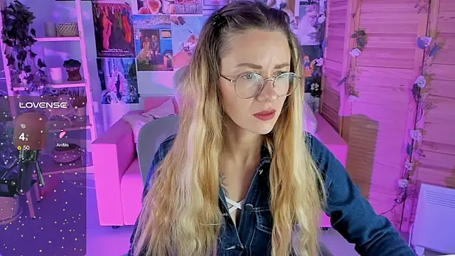 LadyIzabel online show from 01-18-25, 05:31