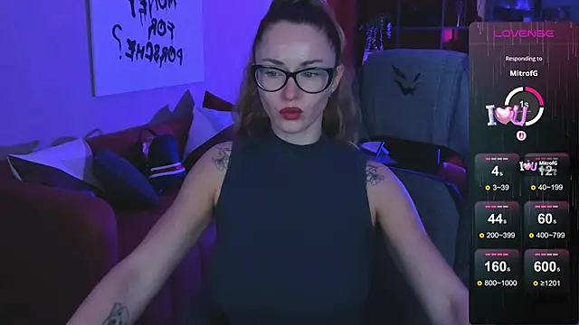 LadyIzabel online show from 10-18-25, 05:43