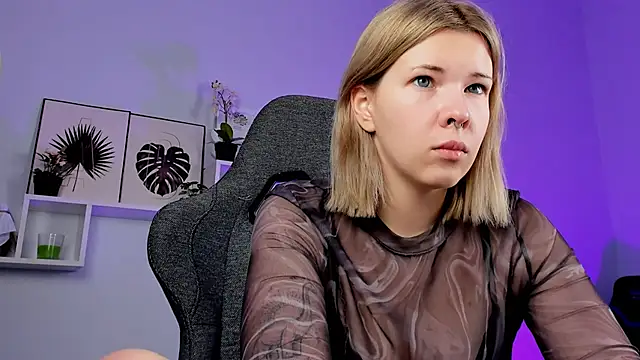 AliceSunday online show from 12-21-24, 08:07