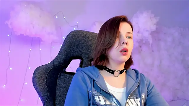 AliceSunday online show from 02-25-25, 02:11