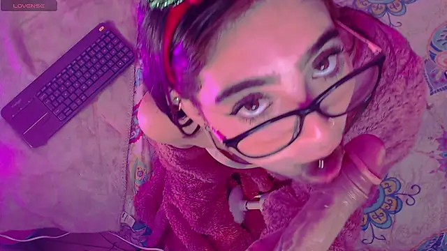 Snapshot of Arii_vega_ chatting on 12-16-24, 08:20 Arii vega online show from 12-16-24, 08:20