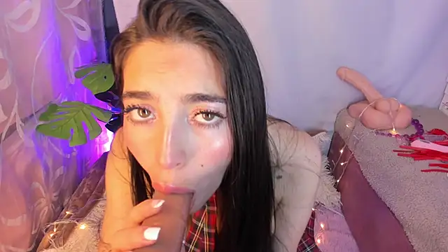 Snapshot of Arii_vega_ chatting on 04-16-26, 04:52 Arii vega online show from 04-16-26, 04:52