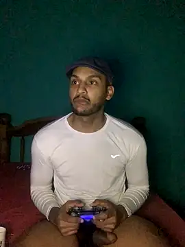 Snapshot of Pinocchiu chatting on 10-10-25, 03:27 Pinocchiu online show from 10-10-25, 03:27