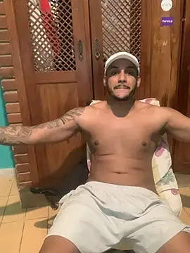 Snapshot of Pinocchiu chatting on 12-17-25, 12:49 Pinocchiu online show from 12-17-25, 12:49