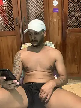 Snapshot of Pinocchiu chatting on 12-18-25, 03:45 Pinocchiu online show from 12-18-25, 03:45