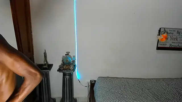 Snapshot of Darick_brown chatting on 12-11-24, 02:54 Darick brown online show from 12-11-24, 02:54